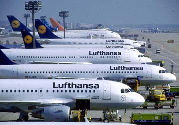 H Lufthansa αρνείται να σχολιάσει δημοσίευμα για συγχώνευσή της με την Alitalia