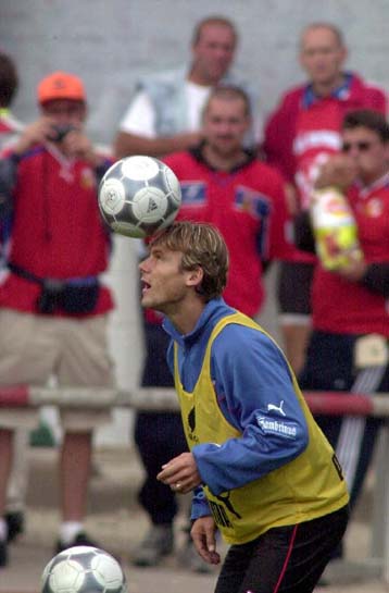 Αμφίβολος ο  Νέτβεντ για τον αγώνα με τη Γαλλία