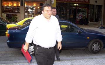 Εχει κλείσει το θέμα των ταυτοτήτων δηλώνει ο Σημίτης στο ΕΓ του ΠΑΣΟΚ