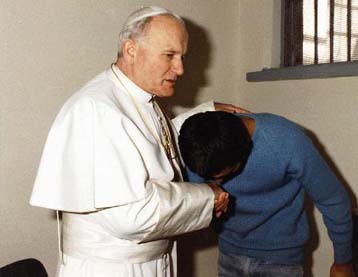 Απονεμήθηκε χάρη στον άνθρωπο που αποπειράθηκε να δολοφονήσει τον Πάπα