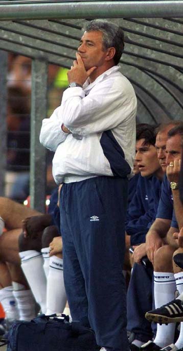 Ξεπερασμένη, υπερόπτες ή… Νιούκαστλ κατά τον Τύπο η Αγγλία