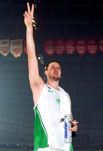 Τρέναρε τον Ριγκοντό ο Ολυμπιακός, η ανακοίνωση μένει για Ράτζα