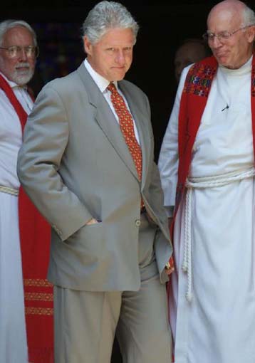 Νέες απειλές για παραπομπή του Κλίντον μετά τη λήξη της θητείας του