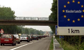 Απαγορεύτηκε η είσοδος 53 σεσημασμένων ταραξιών στο Βέλγιο