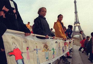 Ντροπή για το βιομηχανικό κόσμο η παιδική φτώχια