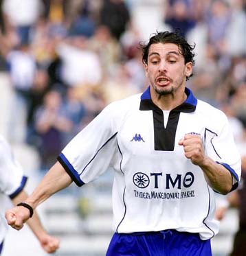 Μάχη ανακοινώσεων μεταξύ ΑΕΚ και Ηρακλή για τον Στολτίδη