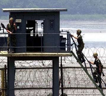 Αναβολή 24 ωρών για την ιστορική σύνοδο κορυφής των δύο Κορεών