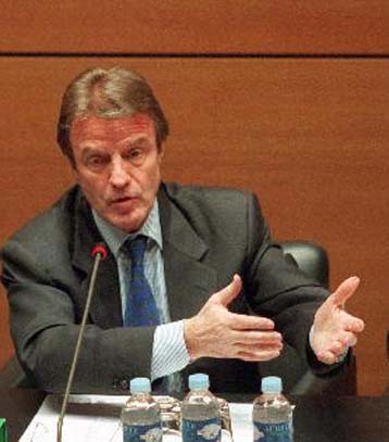 Μακρόχρονη η παραμονή του ΟΗΕ στο Κόσοβο, προαναγγέλλει ο Μ.Κουσνέρ