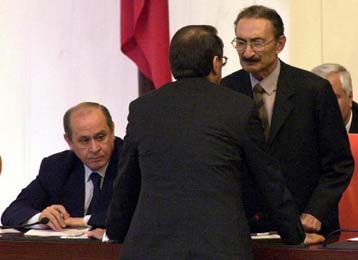 Εσπασε ο πάγος ανάμεσα στους εταίρους της τουρκικής κυβέρνησης, Γιλμάζ και Μπαχτσελί