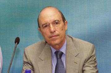 Αποτελέσματα στον αγώνα εναντίον της τρομοκρατίας ζήτησε ο Σημίτης