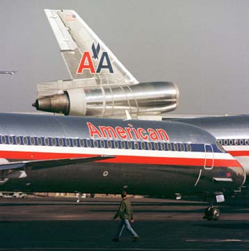 Συνομιλίες μεταξύ American Airlines και Delta Air Lines για πιθανή συνεργασία