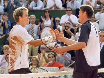 Ξεκινούν οι ημιτελικοί ανδρών – γυναικών