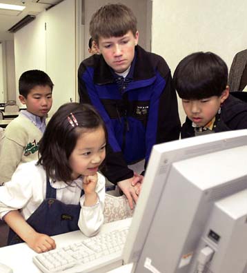 Τριπλασιάστηκε ο αριθμός των ανήλικων χρηστών του Internet στις ΗΠΑ από το 1997 έως το 1999