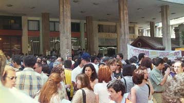 Σε αποχή από τη βαθμολόγηση των γραπτών των πανελλαδικών καλεί η ΟΛΜΕ τους καθηγητές