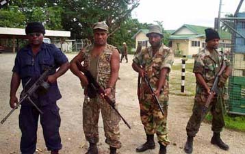 Απομακρύνονται οι ξένοι υπήκοοι από τα Νησιά του Σολομώντα