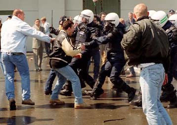 Η πρώτη απαγόρευση εισόδου σεσημασμένων χούλιγκαν στην Ολλανδία