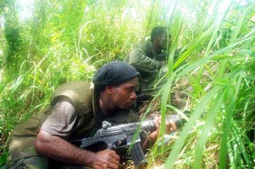 Κλιμακώνεται η βία στα Νησιά του Σολομώντα – Εντός της ημέρας η απελευθέρωση του πρωθυπουργού