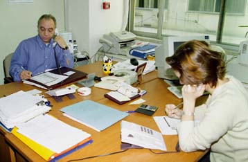 Αυξήσεις και 35ωρο ζητά η ΑΔΕΔΥ