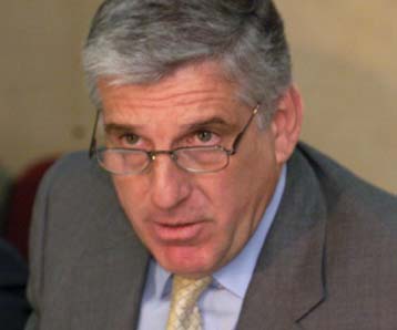 Τα αυξημένα κρατικά έσοδα οδήγησαν σε άνοδο του πλεονάσματος το Μάιο