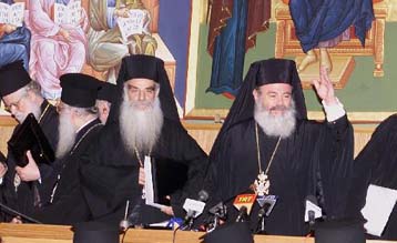 Προσωπικά παίρνει το θέμα των ταυτοτήτων ο Αρχιεπίσκοπος και καλεί το λαό σε διαμαρτυρίες