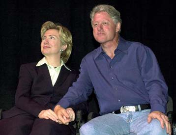 Ερευνα στα e-mail του Λευκού Οίκου για τις υποθέσεις Τριπ και Ουάιλι