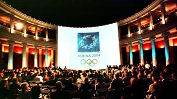 Τα McDonalds χορηγός και στο 2004