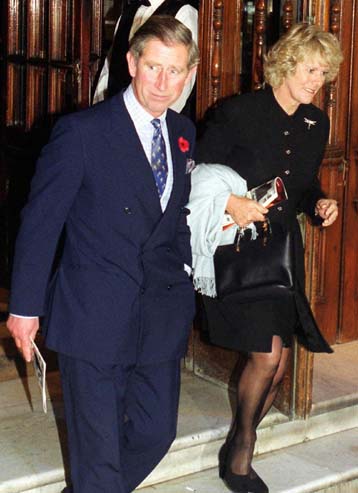 Χωρίς εμπόδια ο γάμος του Καρόλου με την  Καμίλα, λέει ο Βρετανικός Τύπος