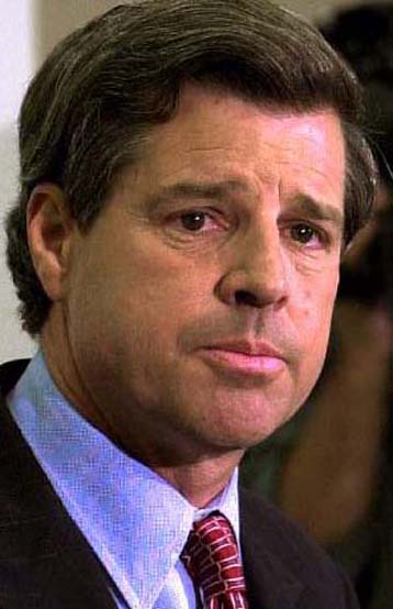 Συντηρούν οι Αμερικανοί το θέμα της τρομοκρατίας – Σε ρόλο πυροσβέστη ο Μπερνς