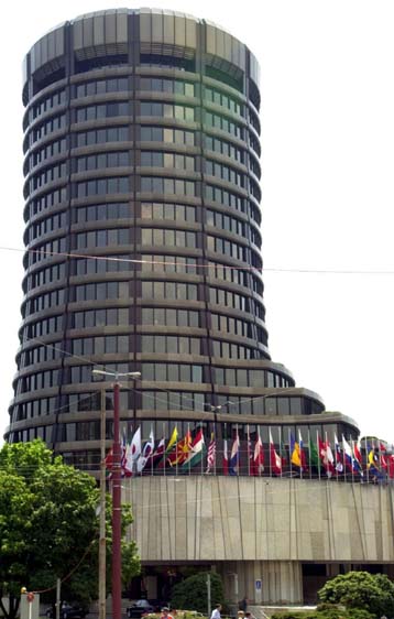 Ορατός ο κίνδυνος του κραχ στα διεθνή χρηματιστήρια, υποστηρίζει τραπεζίτης