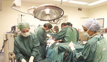 Επιλέγουν πανεπιστήμιο ή ΕΣΥ οι διπλοθεσίτες διευθυντές νοσοκομείων