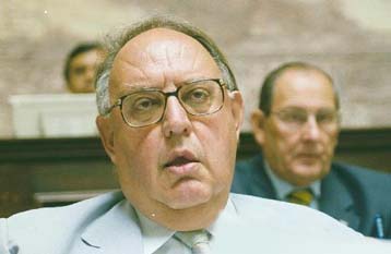 Αναλαμβάνει ευθύνες για την Ολυμπιακή και κατηγορεί τους συνδικαλιστές για το Falcon ο Θ.Πάγκαλος