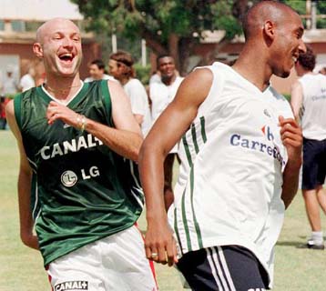 Η Γαλλία 2-2 με την Ιαπωνία λίγο πριν από το EURO 2000