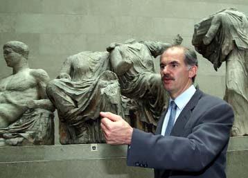 Ξεναγήθηκε στο Βρετανικό Μουσείο ο Γ.Παπανδρέου
