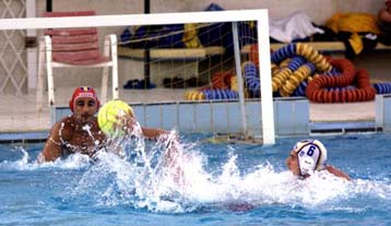 Νίκη με άγχος για τον Ολυμπιακό