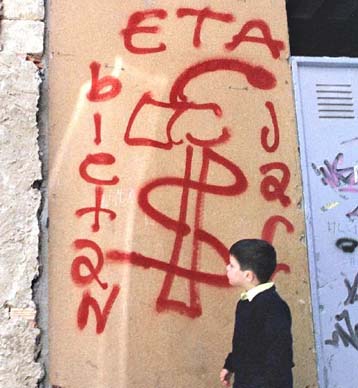 Επίθεση κουκουλοφόρων της ΕΤΑ στο Σαν Σεμπαστιάν