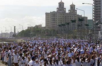 Πεντακόσιες χιλιάδες γυναίκες διαδήλωσαν στην Αβάνα για τον Ελιάν