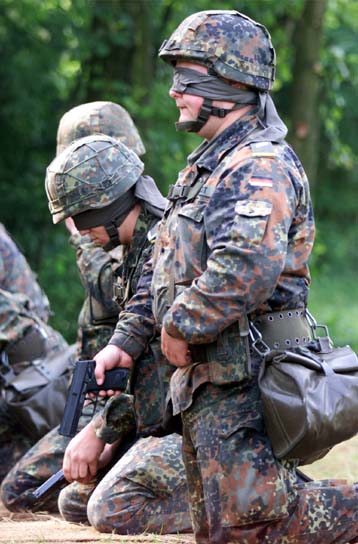 Μικρότερο και πιο ευέλικτο στρατό ανακοινώνει ο Γερμανός υπουργός Αμυνας