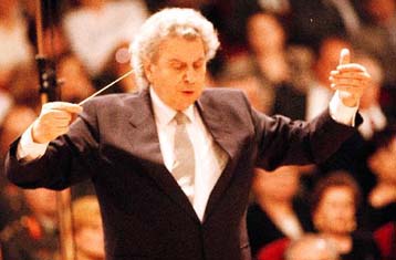 Λάβρος κατά των φαινομένων υποκουλτούρας και μαζικής παραγωγής ο Μίκης Θεοδωράκης