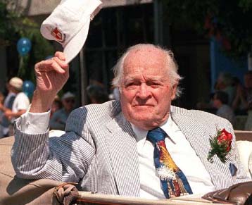 Στο νοσοκομείο ο Αμερικανός ηθοποιός Μπομπ Χόουπ