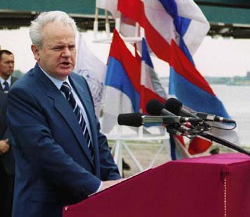 Ο Μιλόσεβιτς παίρνει τον έλεγχο των μέσων μεταφοράς του Βελιγραδίου