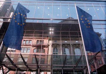 Οι βρετανικοί Times αποκαλύπτουν τα 50 σημεία της Ευρωπαϊκής Χάρτας Θεμελιωδών Δικαιωμάτων