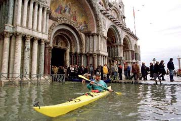 Οκτώ φορές πιο ακριβός ο ναύλος για τους τουρίστες στο Μεγάλο Κανάλι της Βενετίας