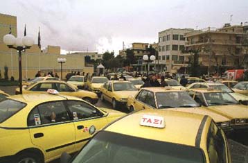 Αρχίζει η απελευθέρωση των κλειστών επαγγελμάτων