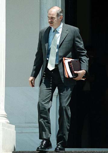 Aνάγκη στενότερων επαφών των δύο κοινοτήτων στην Κύπρο