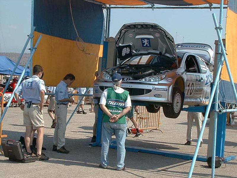 Εκατόν δεκαεπτά πληρώματα στην εκκίνηση του αγώνα