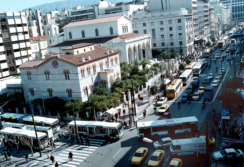 Δυναμική αντίδραση των οδηγών λεωφορείων στην παράνομη στάθμευση