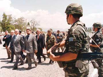 Επαφές Τσοχατζόπουλου στα Τίρανα – Υπεγράφη η αποχώρηση της ΕΛΔΑΛ