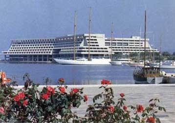 Κανονικά συνεχίζεται η λειτουργία του καζίνο στο Πόρτο Καρράς