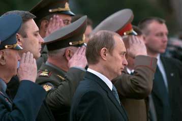 O Πούτιν ξηλώνει έξι στρατηγούς