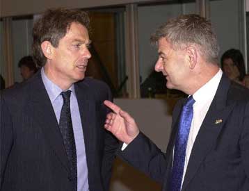 Νέες βολές Φίσερ εναντίον Μπλερ για το μέλλον της Ευρωπαϊκής Ενωσης